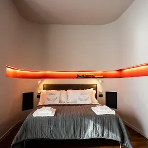  Apartment Carlotta Station